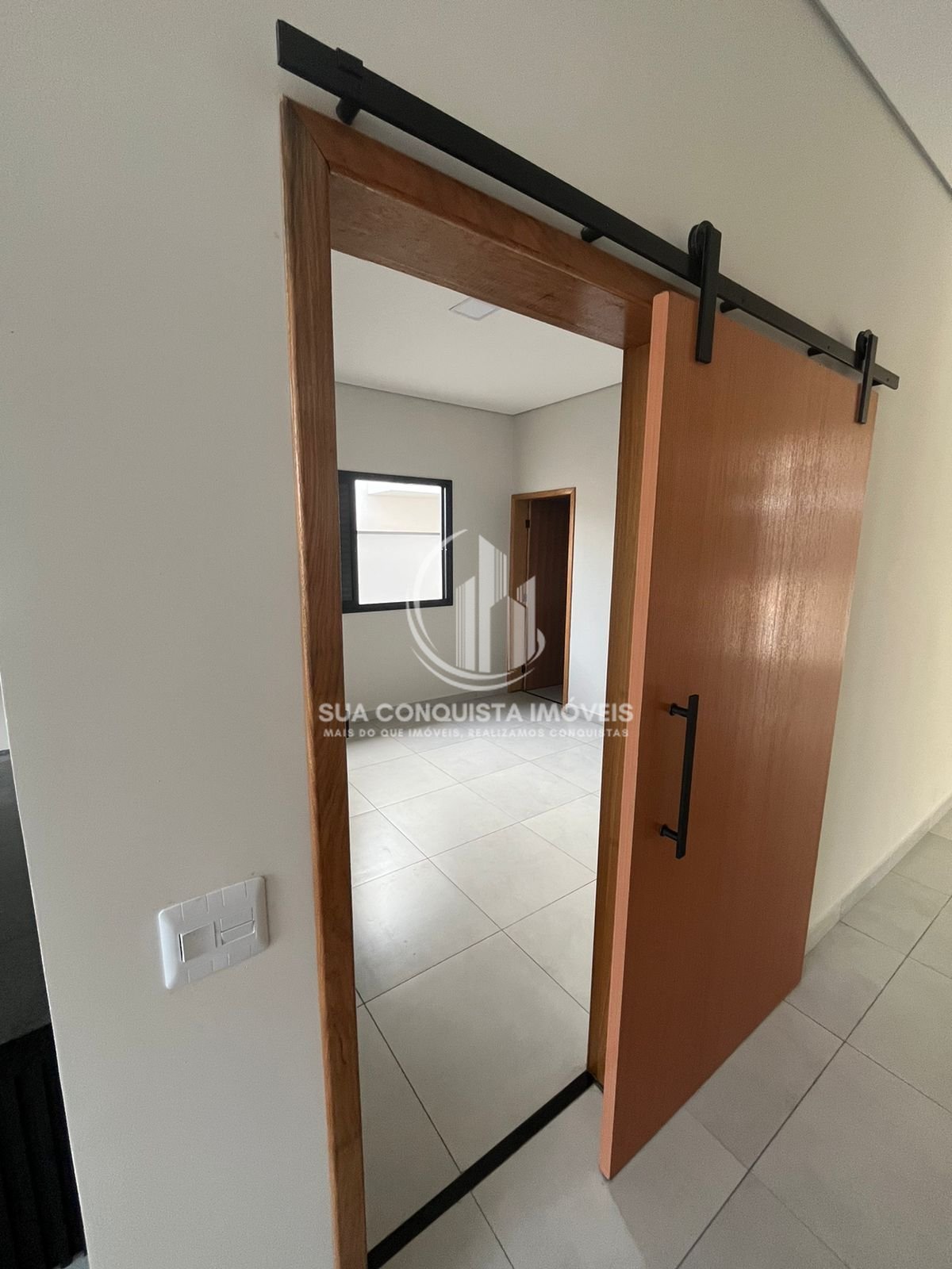 Casa de Condomínio à venda com 3 quartos, 180m² - Foto 2